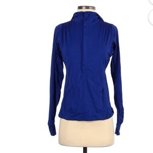 Athleta hooded workout top, Running, Yoga Long Sleeved. Ruched Shoulder.
